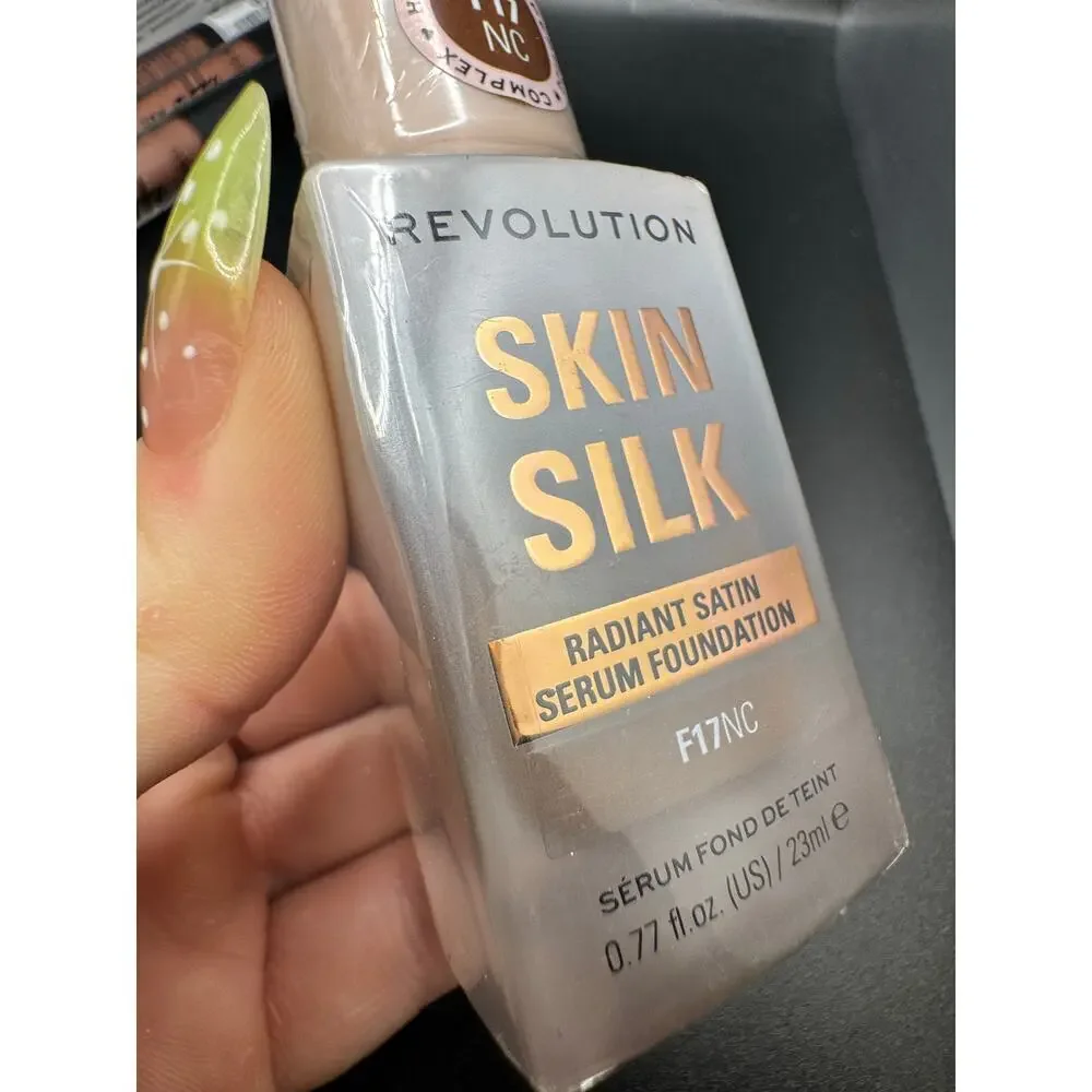 NWT Revolution Skin Silk Serum Foundation F17NC SEALED